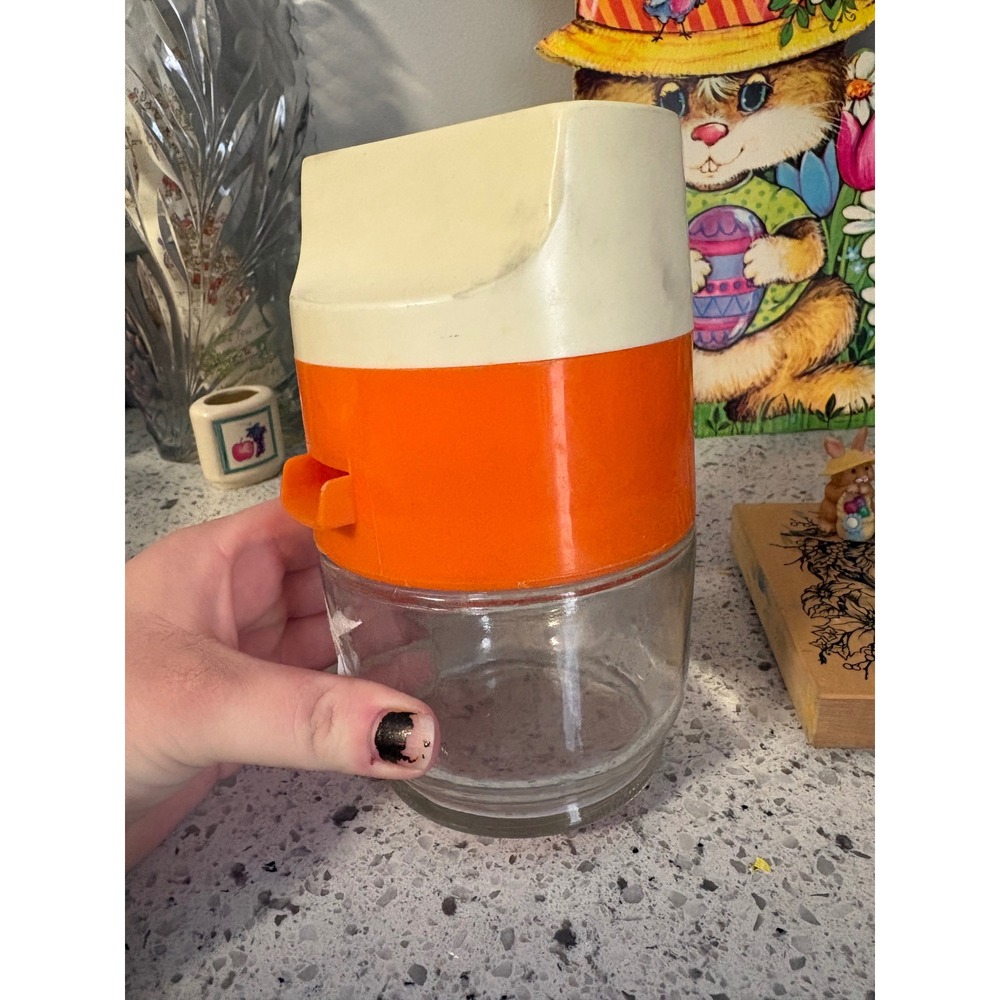 VTG Citrus Juicer Glass Jar‎ Orange Plastic Top Hand Press Manual Kitchen Tool